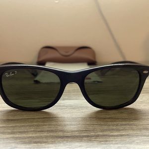 Ray-Ban Men’s RB2132 Wayfarer  Sunglasses